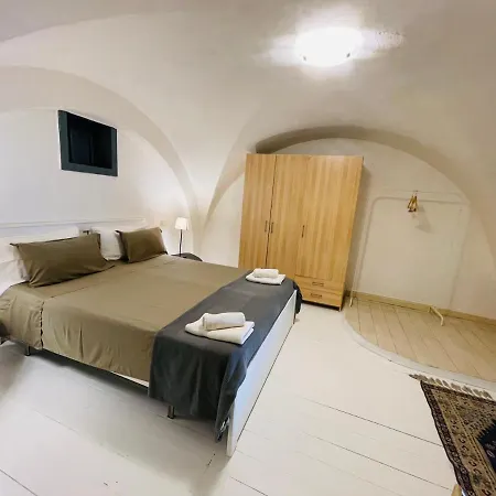 Ground Floor Center 85 Bari